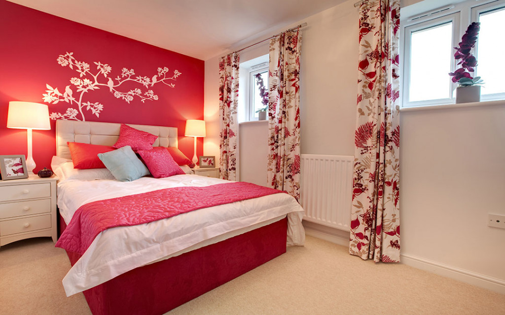 Red-wall-paint-color-for-bedroom-with-floral-wall-texture-designs