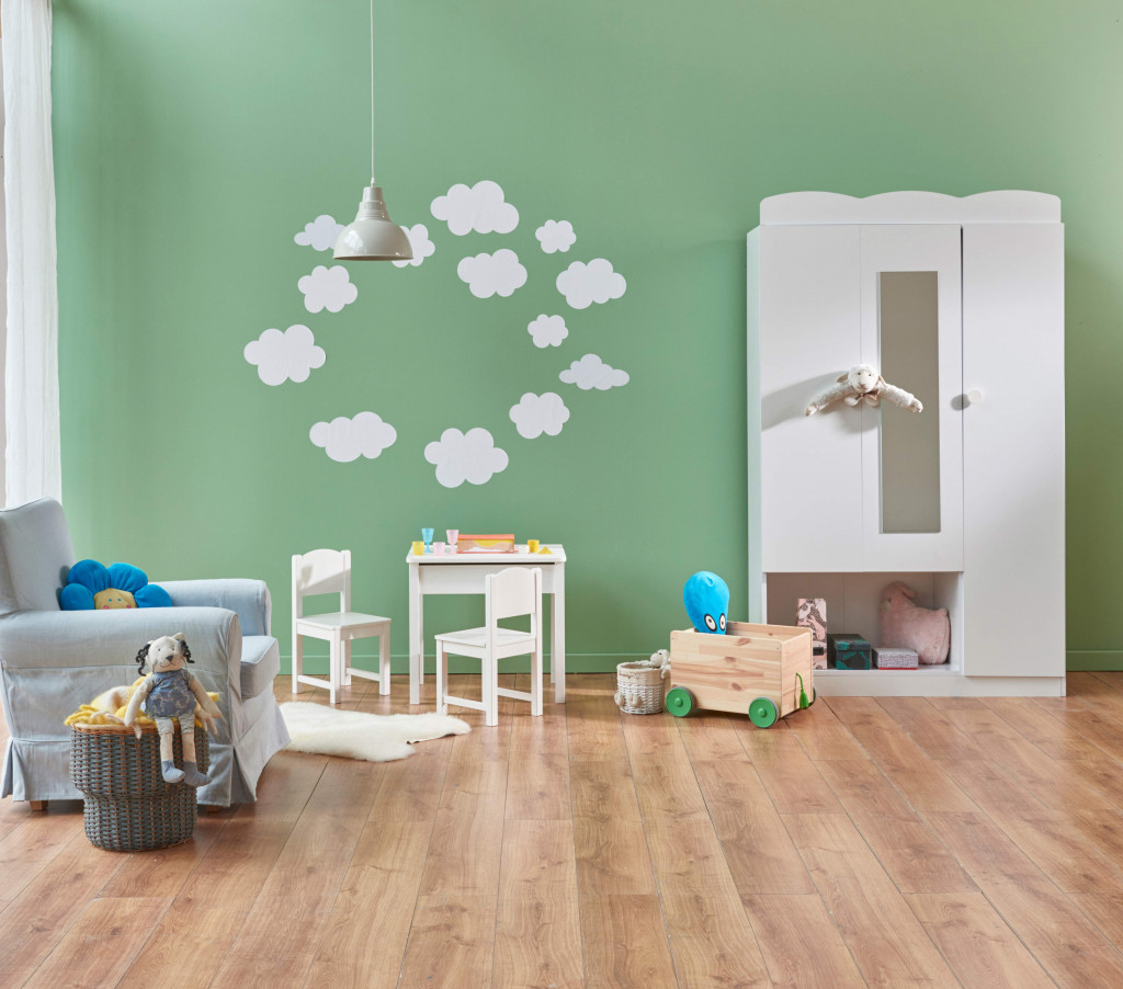 Green color kid's room wall painting idea
